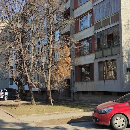 Уютен Апартамент В Търговище - 2 Спални И Кухня Exterior foto